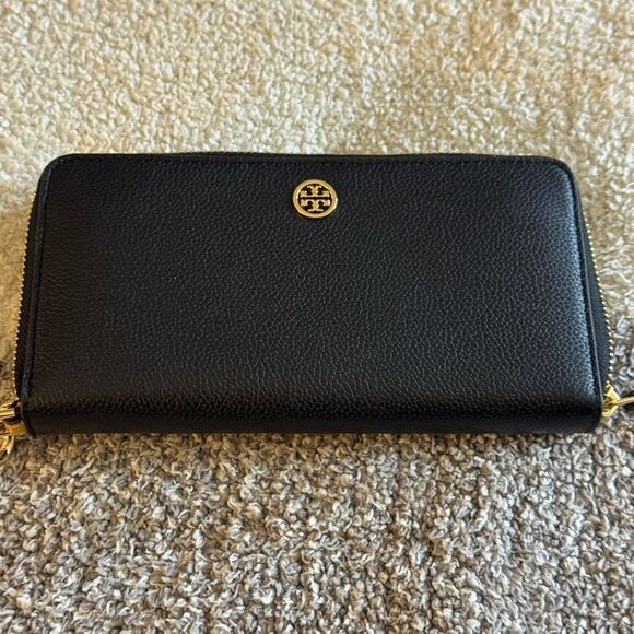 TORY BURCH Robinson Pebble Zip Continental Wallet leather Wristlet Black New - Picture 2 of 15
